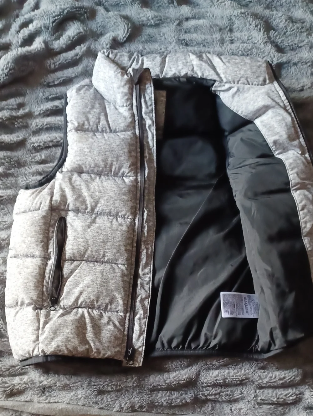 GAP Kid's Light Gray Quilted Puffer Vest. Size Small